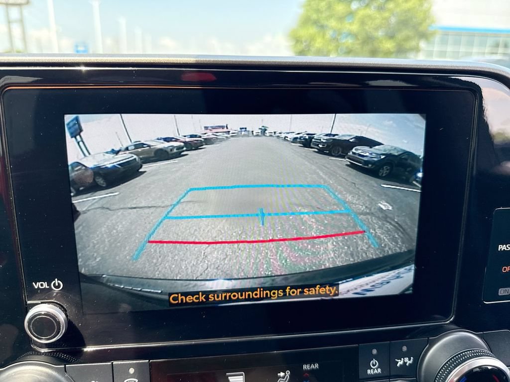 Used 2023 Toyota Highlander L FWD image 17