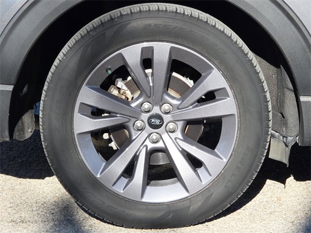 Certified 2022 Ford Explorer XLT w/ Equipment Group 202A image 9