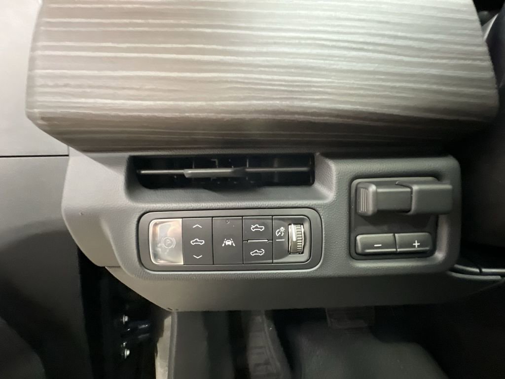 New 2025 GMC Sierra EV Denali image 17