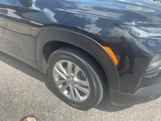 Used 2021 Chevrolet TrailBlazer LS FWD image 2