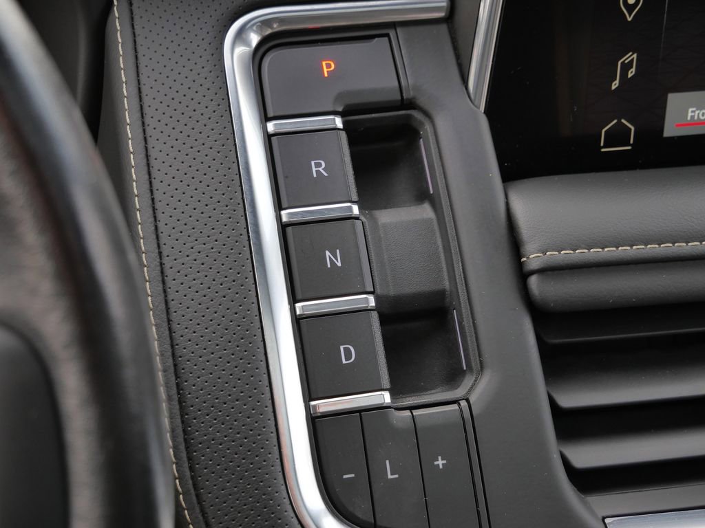 Used 2022 GMC Yukon XL SLT w/ SLT Premium Package image 46