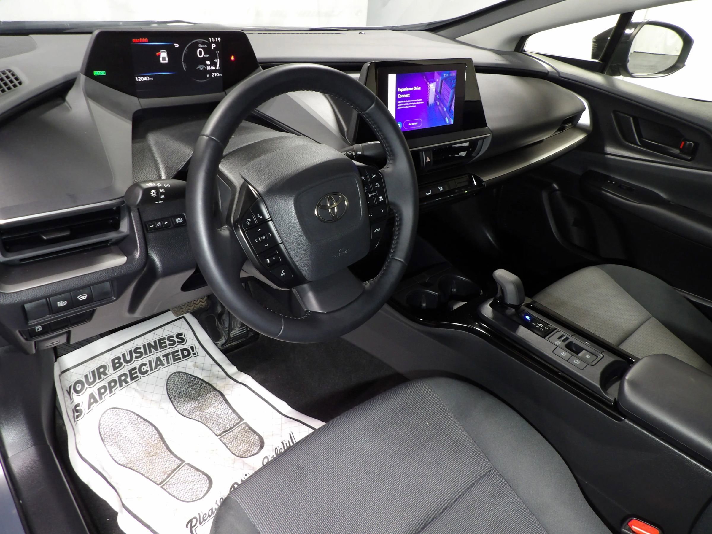 Used 2025 Toyota Prius LE image 11