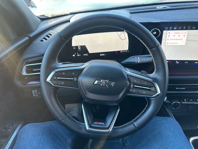 Used 2025 Chevrolet Traverse Z71 image 32