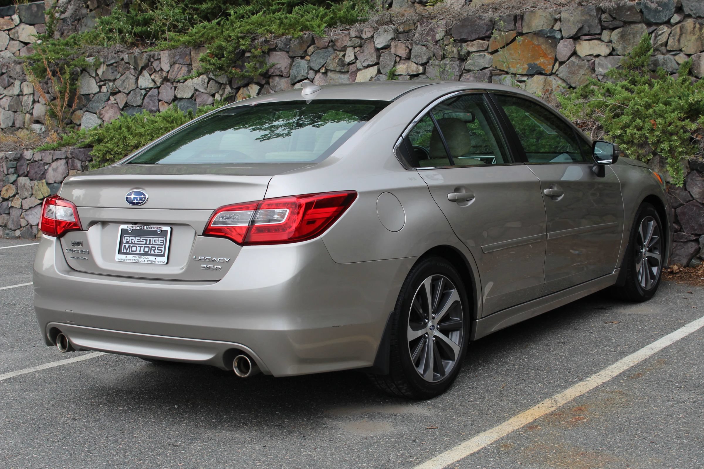 Used 2016 Subaru Legacy 3.6R Limited AWD/4WD image 9