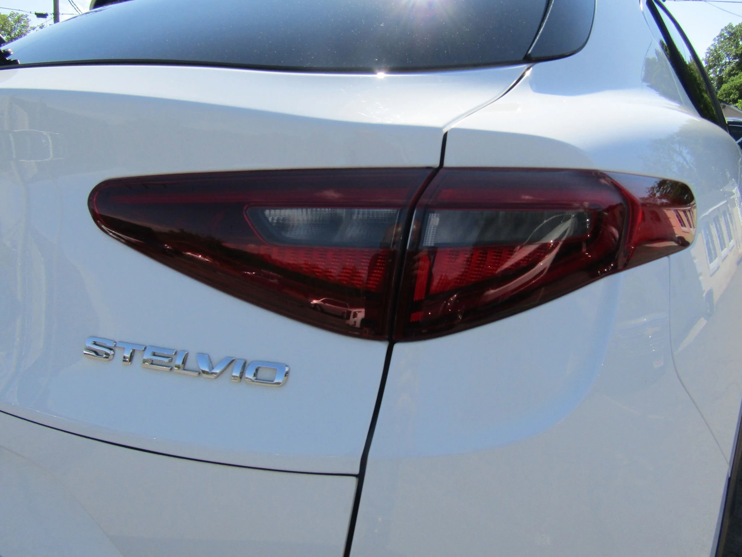 Used 2019 Alfa Romeo Stelvio Ti AWD/4WD image 9