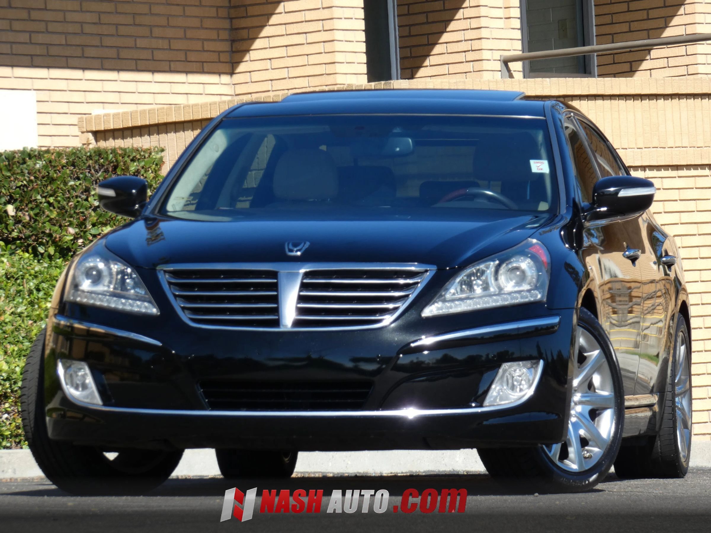 Used 2013 Hyundai Equus Signature RWD image 16