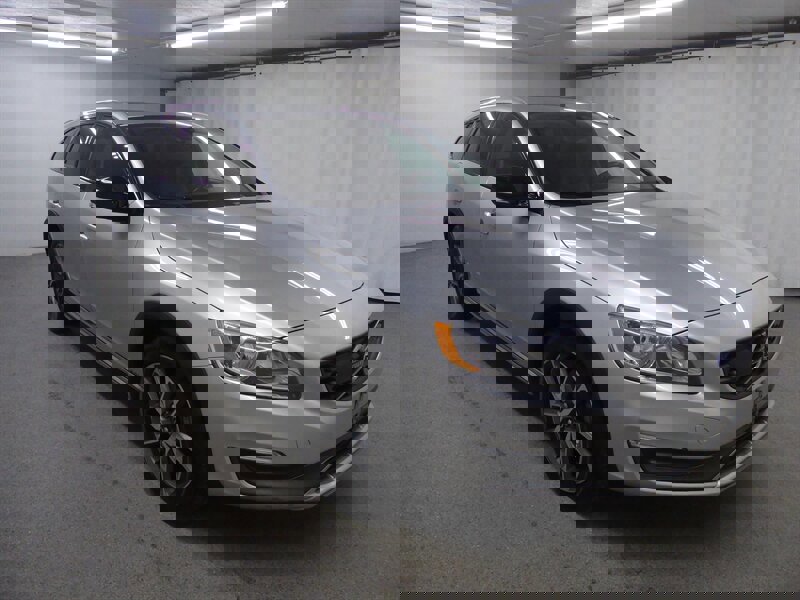 Used 2015 Volvo V60 T5 Cross Country w/ Convenience Package