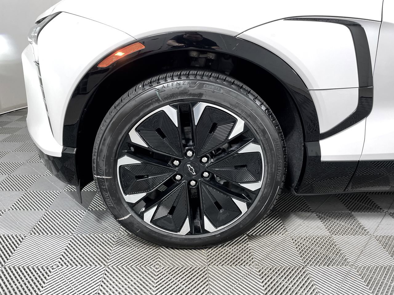 New 2025 Chevrolet Blazer EV RS RWD image 90