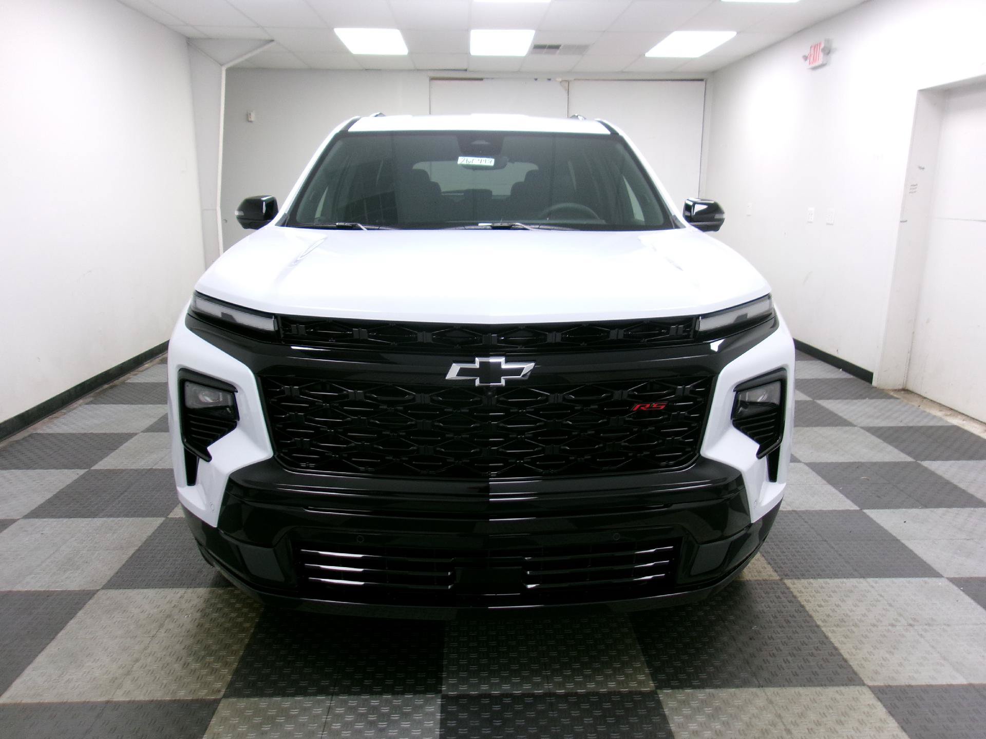 New 2026 Chevrolet Traverse RS w/ LPO, Floor Liner Package AWD/4WD image 17