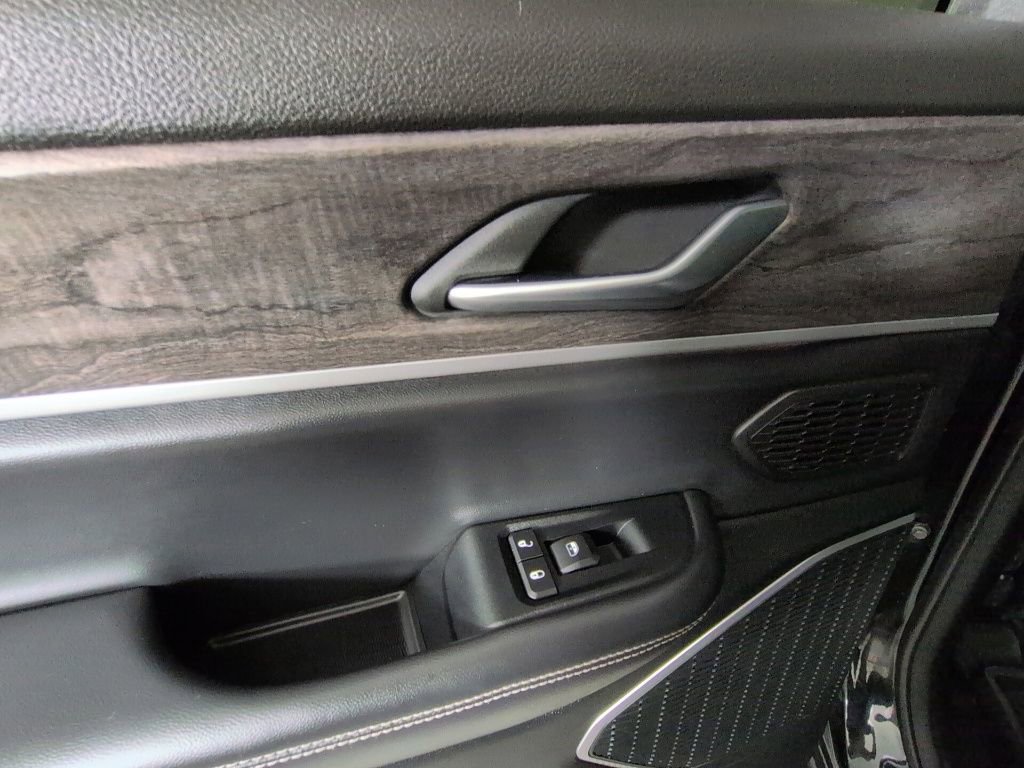 Certified 2021 Jeep Grand Cherokee L Limited AWD/4WD image 35