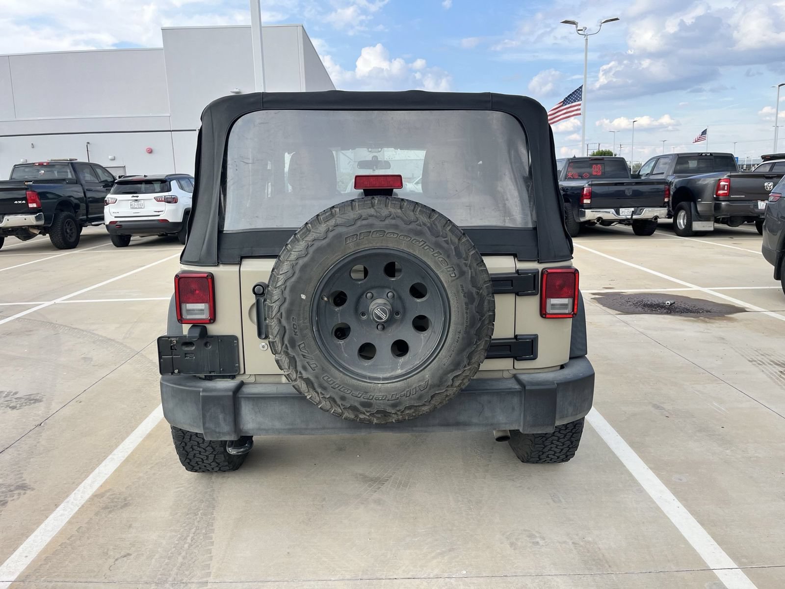 Used 2017 Jeep Wrangler Sport AWD/4WD image 4