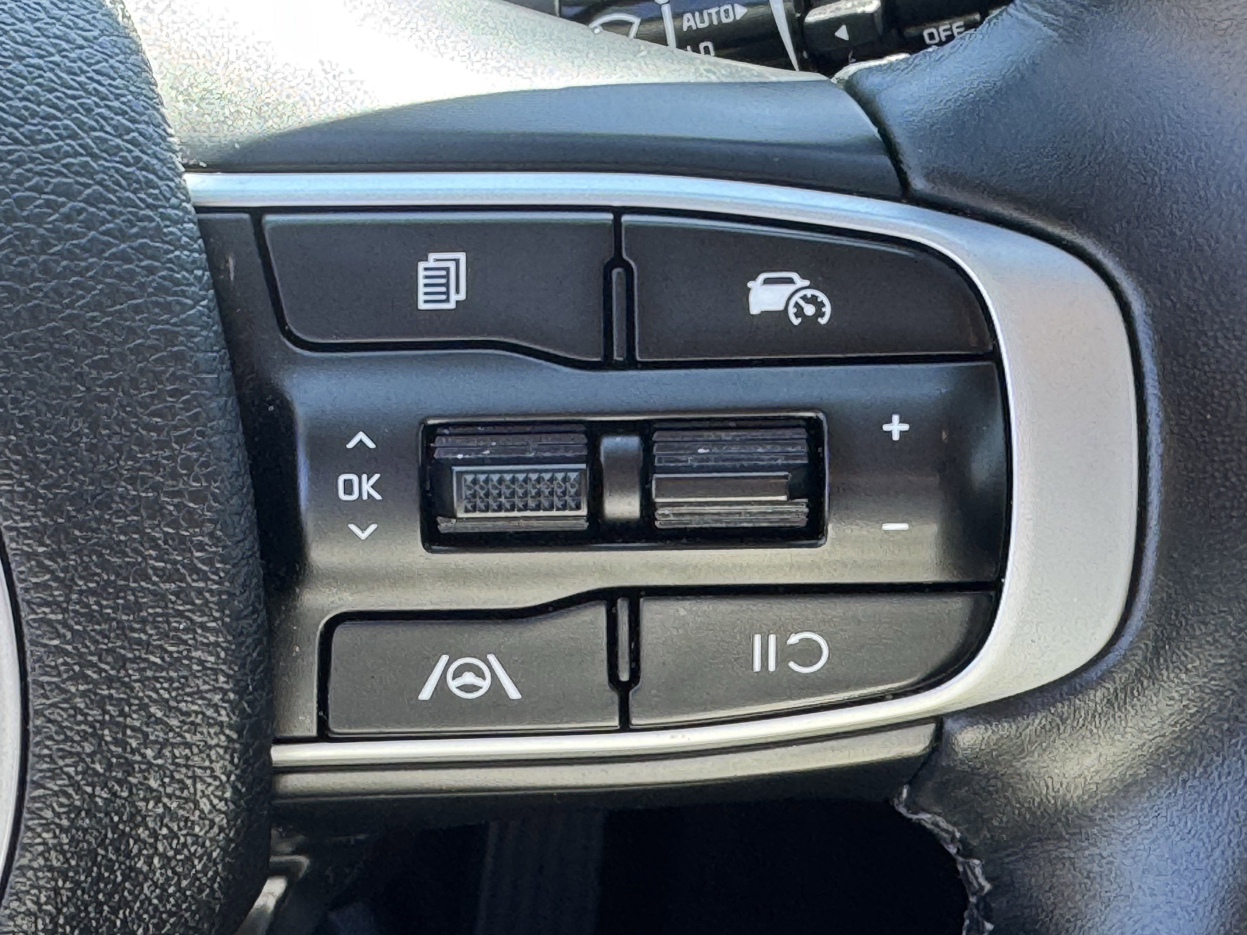 Used 2024 Kia Sportage EX image 23