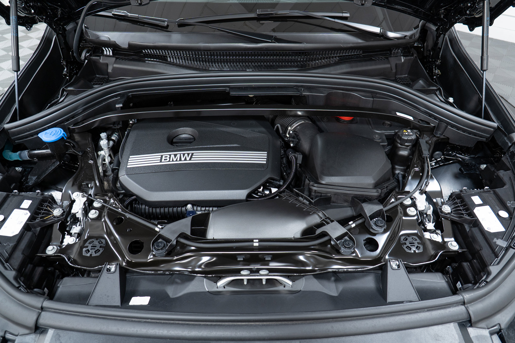 Used 2025 BMW X1 xDrive28i w/ Technology Package image 9