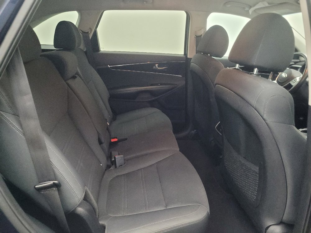 Used 2020 Kia Sorento S FWD image 19