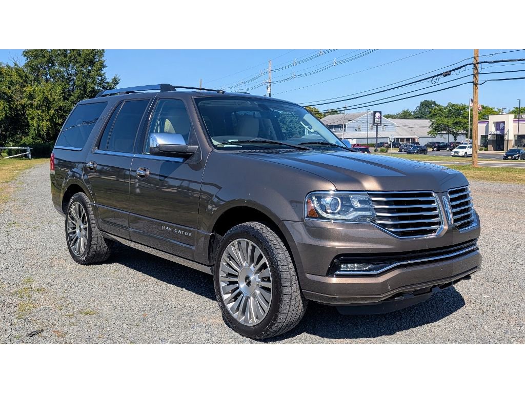 Used 2016 Lincoln Navigator Reserve image 3