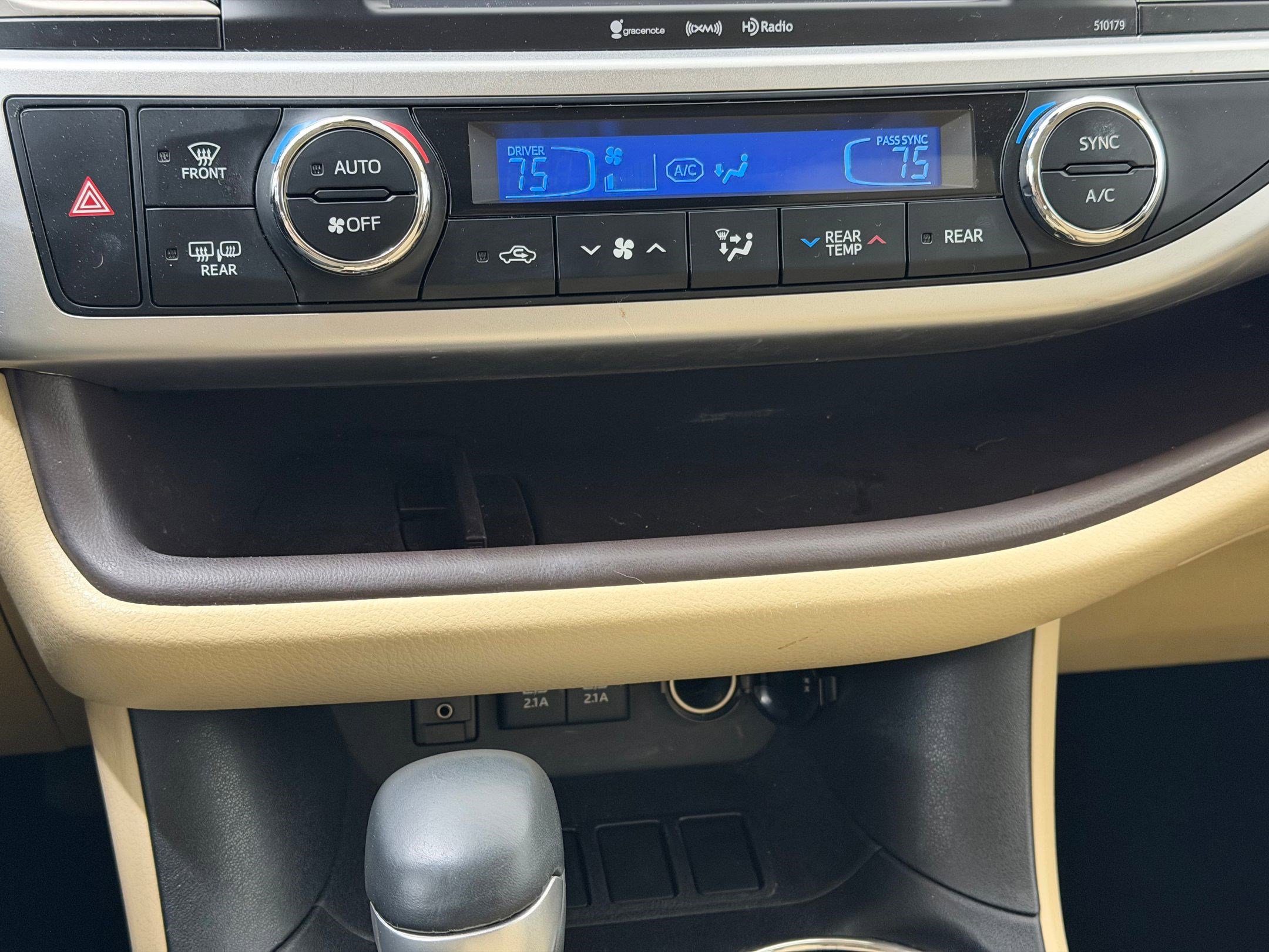 Used 2018 Toyota Highlander XLE image 27