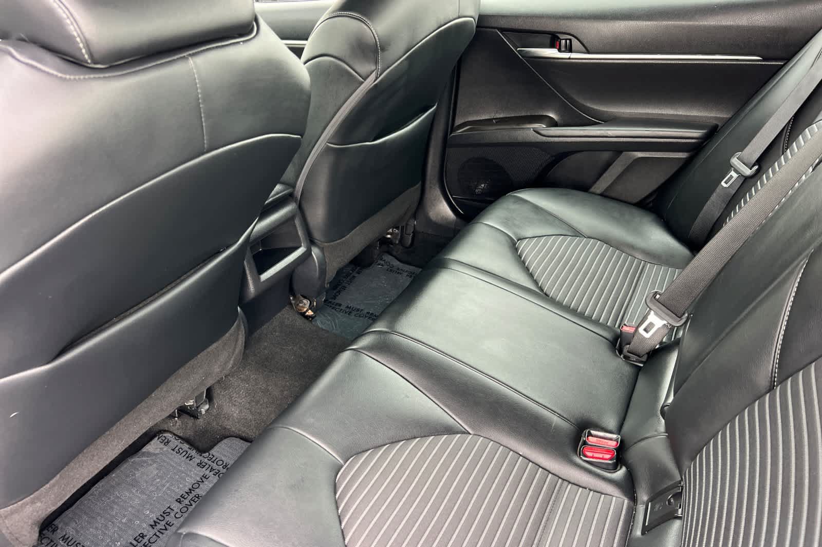 Used 2023 Toyota Camry SE FWD image 4