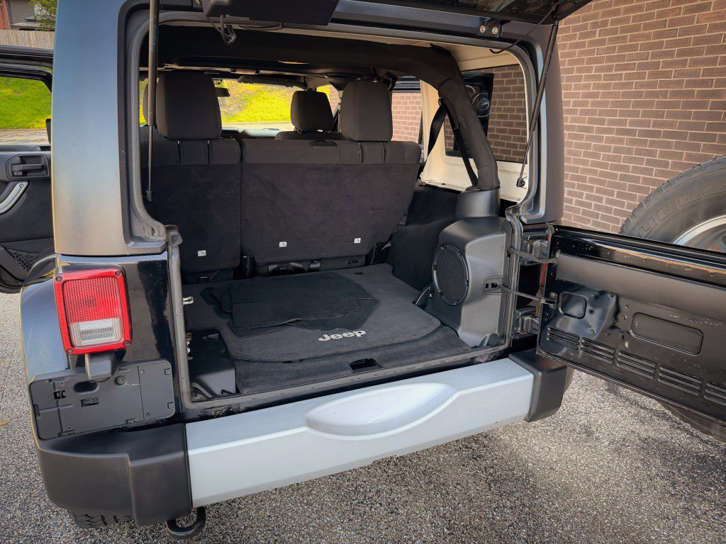 Used 2011 Jeep Wrangler Unlimited Sahara w/ Dual Top Group image 24