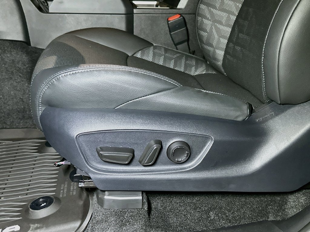 New 2026 Toyota Tacoma TRD Off-Road w/ TRD Off Road Premium Package AWD/4WD image 13