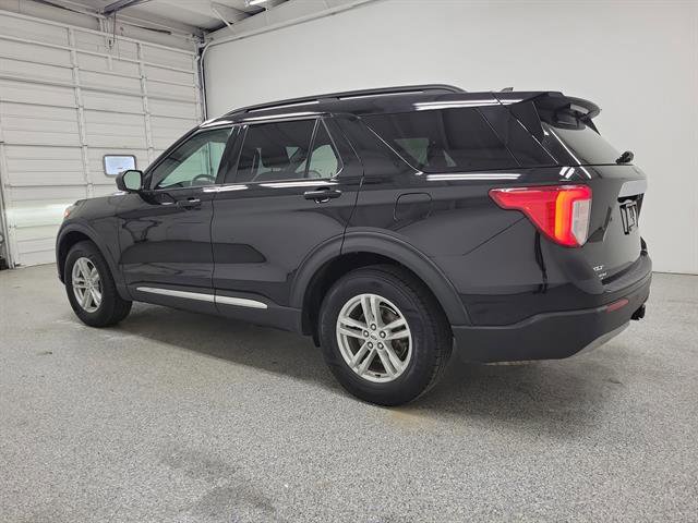 Used 2021 Ford Explorer XLT w/ Equipment Group 202A AWD/4WD image 4
