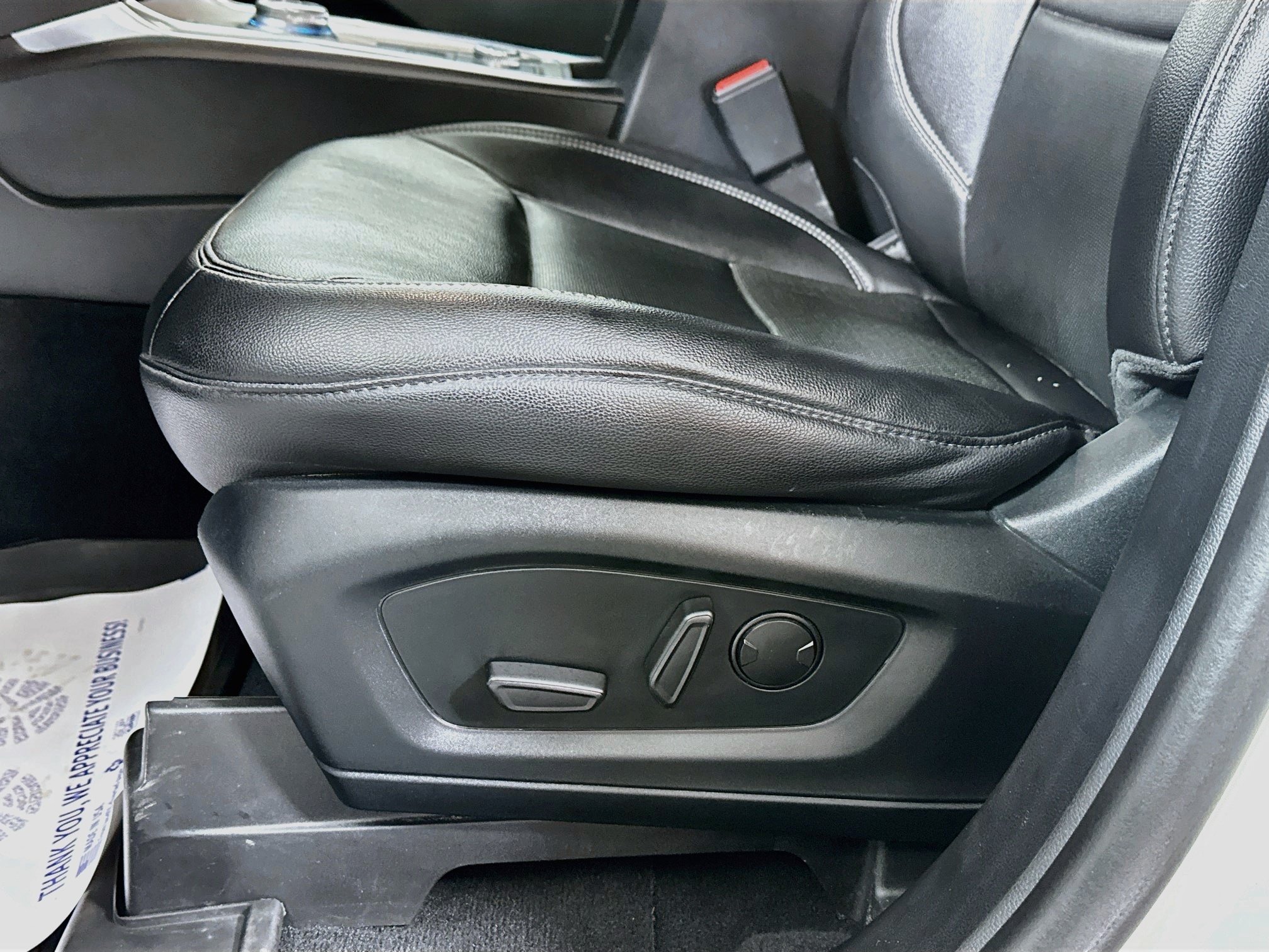 Used 2022 Ford Explorer Limited w/ Equipment Group 301A AWD/4WD image 20