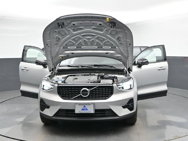 Used 2023 Volvo XC40 B5 Ultimate w/ Protection Package Premier AWD/4WD image 50