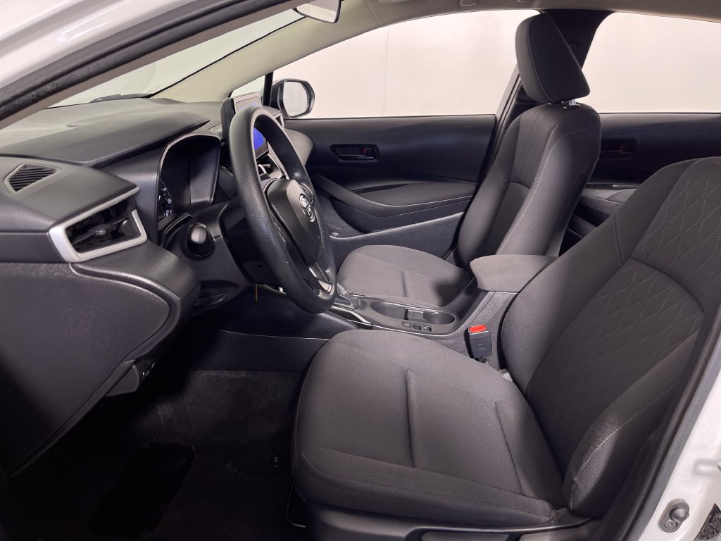 Used 2025 Toyota Corolla LE FWD image 12