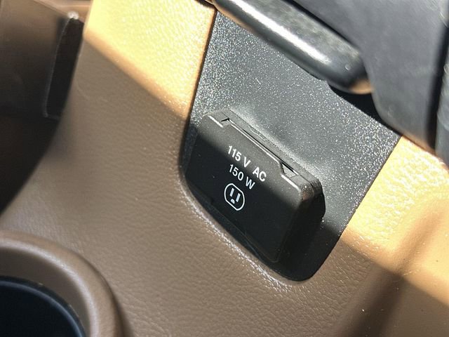 Used 2016 Jeep Wrangler Unlimited Rubicon w/ Connectivity Group image 35