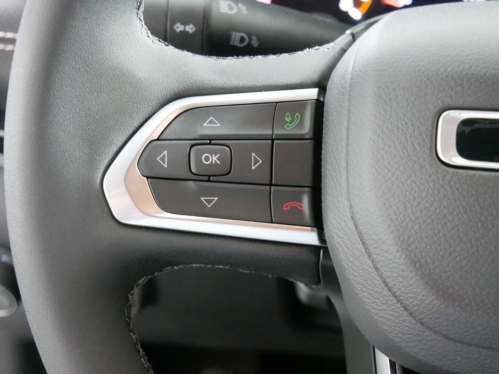 Used 2024 Jeep Compass Latitude w/ Convenience Group image 31