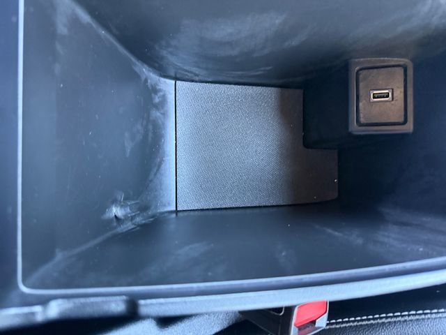 Used 2020 Ford Escape Titanium image 22