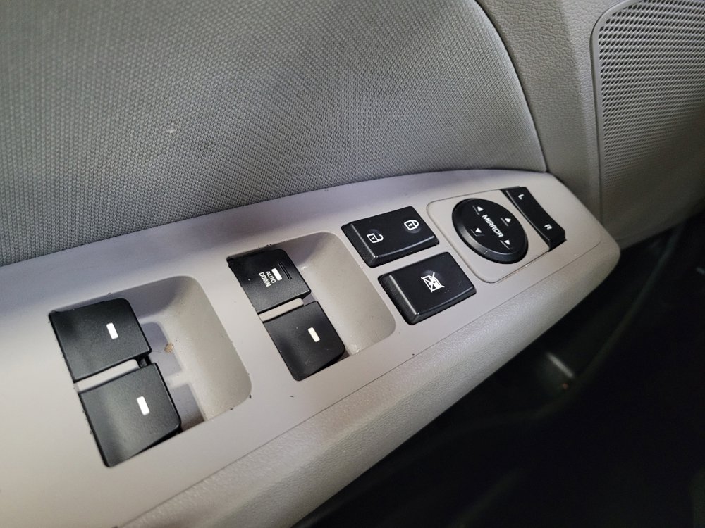 Used 2017 Hyundai Elantra SE image 27