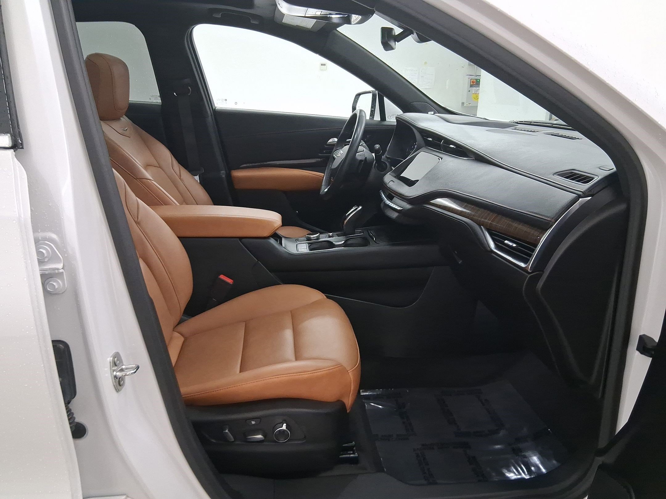 Used 2023 Cadillac XT4 Premium Luxury w/ Technology Package image 26