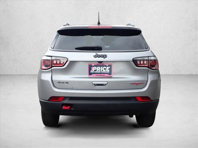 Used 2018 Jeep Compass Trailhawk w/ Leather Interior Group AWD/4WD image 3