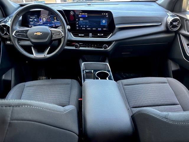 Used 2025 Chevrolet Equinox LT FWD image 16