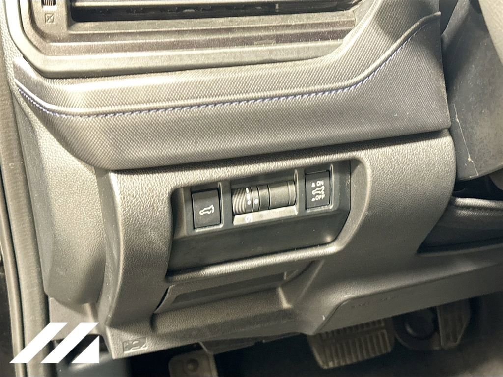 Certified 2025 Subaru Forester Premium image 9