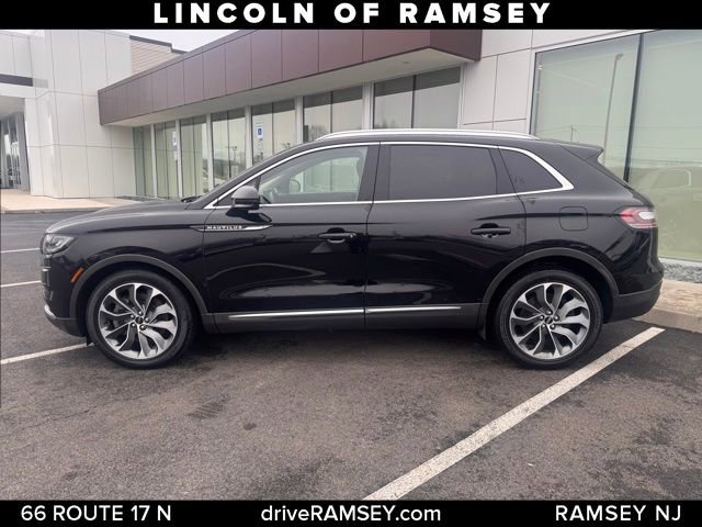 Used 2023 Lincoln Nautilus Reserve image 2