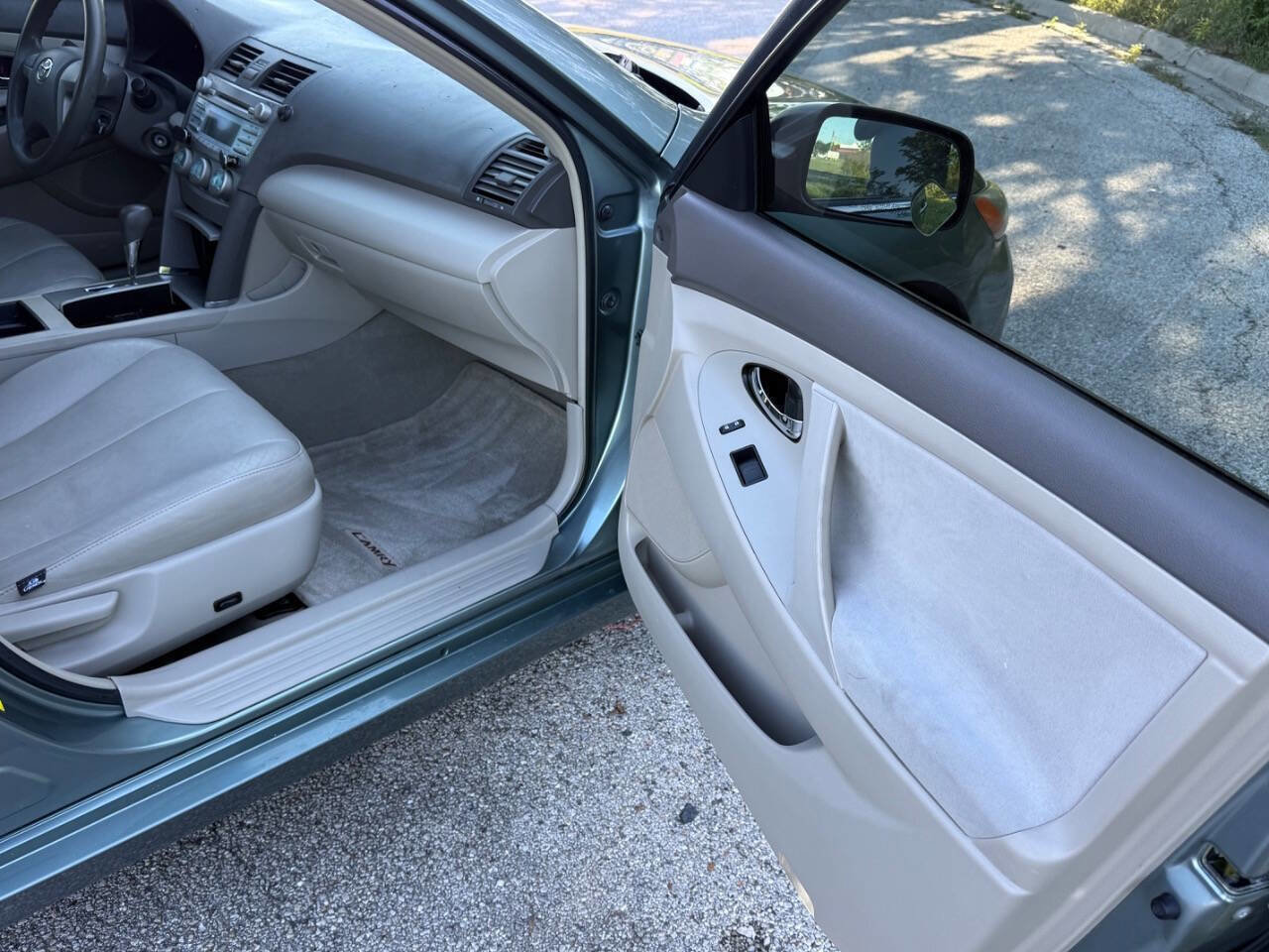 Used 2007 Toyota Camry XLE FWD image 19