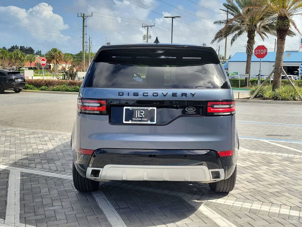 Used 2020 Land Rover Discovery Landmark image 4