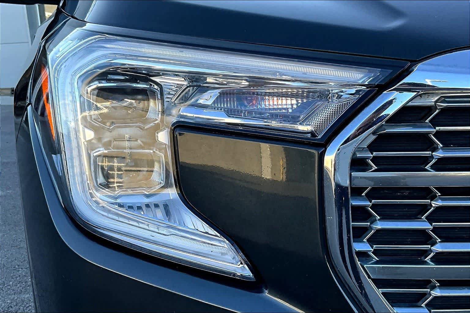 Used 2022 GMC Terrain Denali w/ Denali Premium Package AWD/4WD image 31