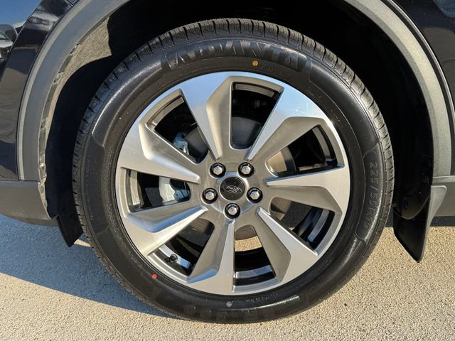 Used 2024 Ford Escape Platinum w/ Class II Trailer Tow Package AWD/4WD image 13