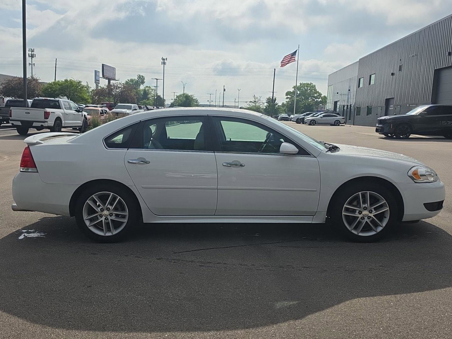 Used 2016 Chevrolet Impala LTZ FWD image 2