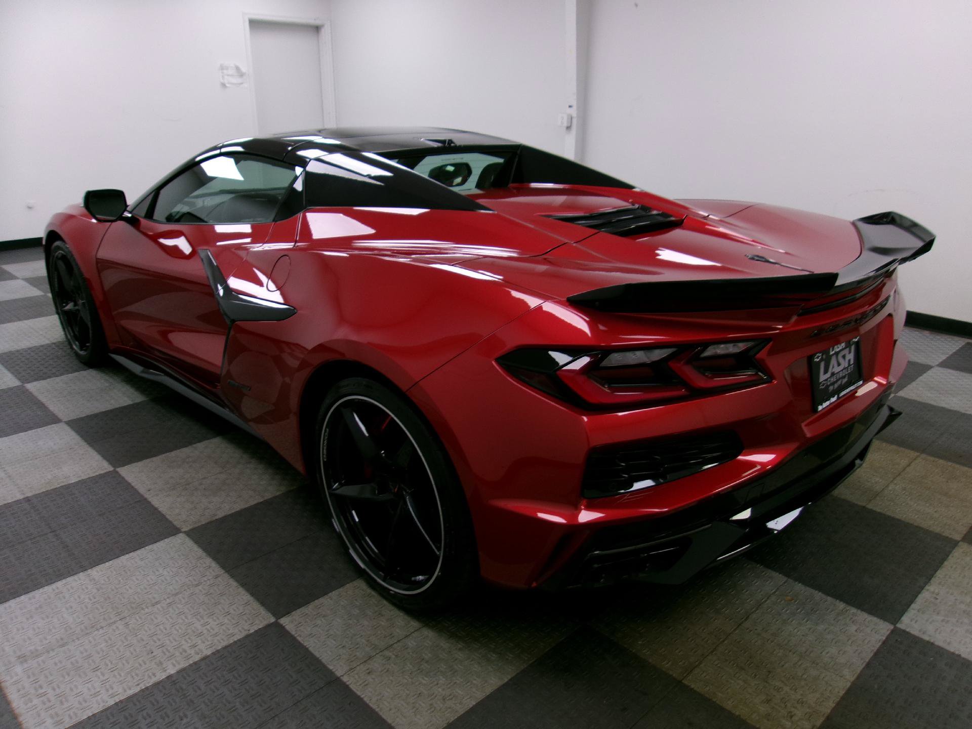 New 2026 Chevrolet Corvette E-Ray w/ Stealth Interior Trim Package AWD/4WD image 2