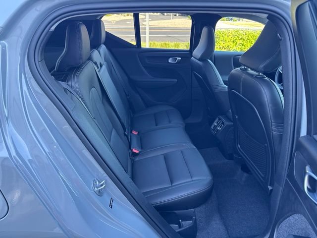 Certified 2025 Volvo XC40 B5 Core AWD/4WD image 13