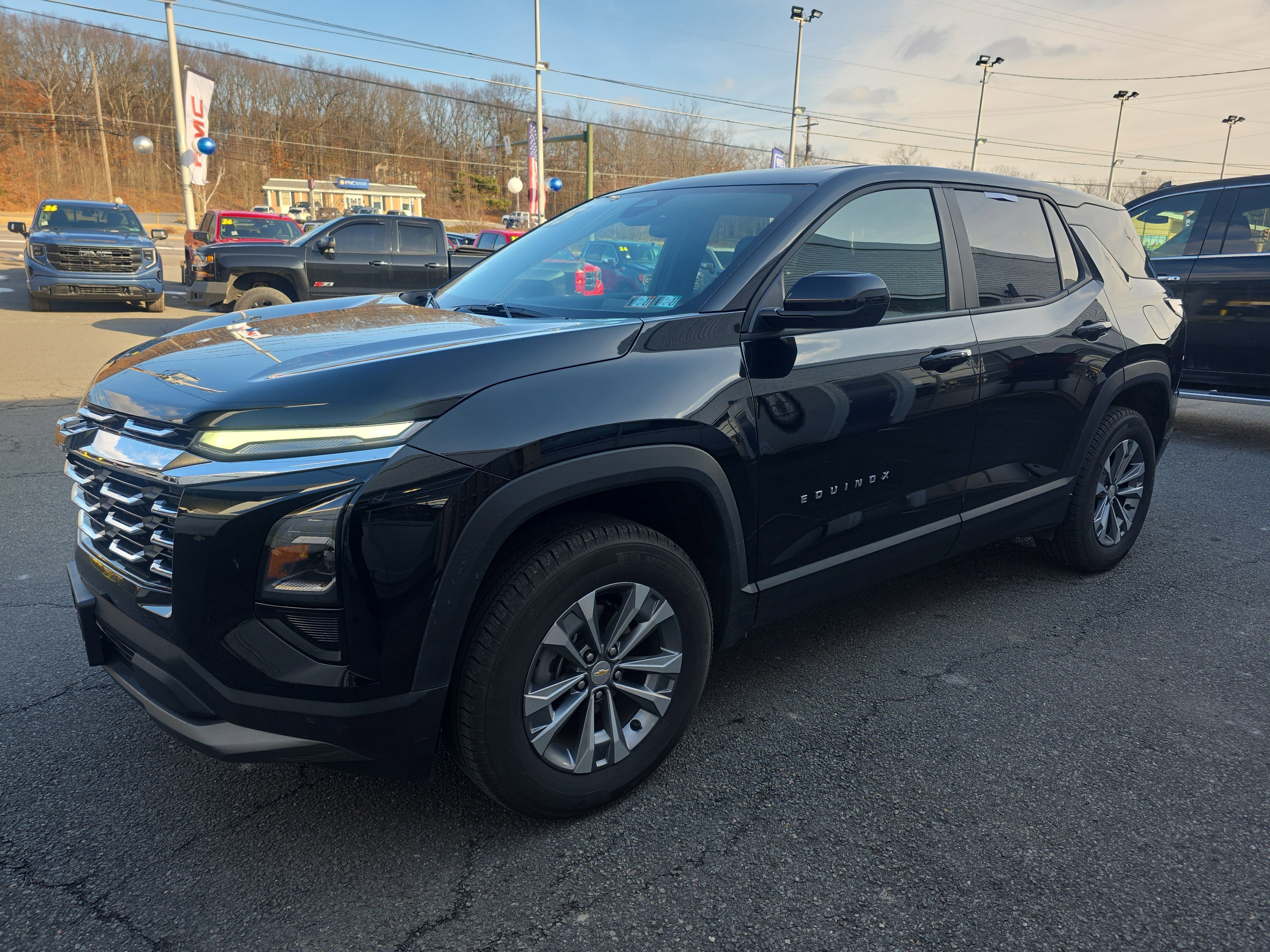 Used 2025 Chevrolet Equinox LT image 30