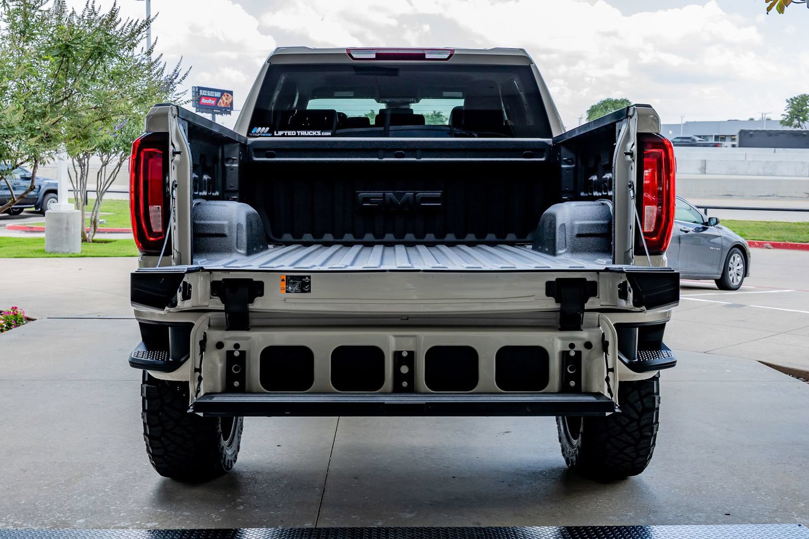 Used 2026 GMC Sierra 1500 AT4 AWD/4WD image 9
