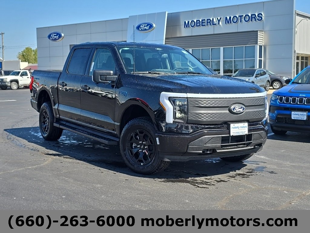 New 2025 Ford F150 Lightning XLT image 1