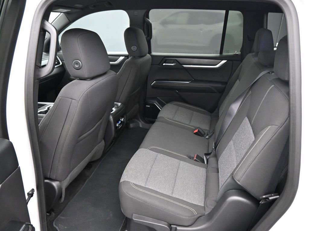 Used 2025 GMC Acadia Elevation image 17