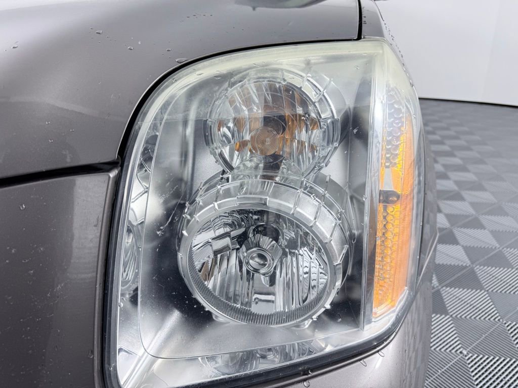 Used 2013 GMC Yukon XL Denali image 29