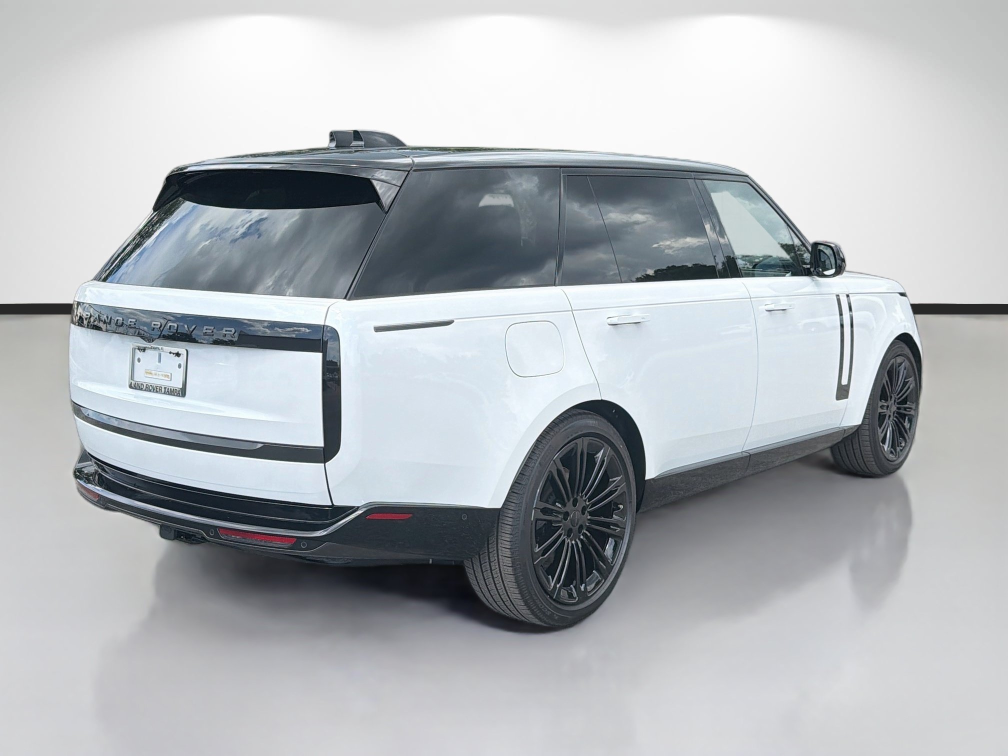 New 2026 Land Rover Range Rover Long Wheelbase SE AWD/4WD image 5