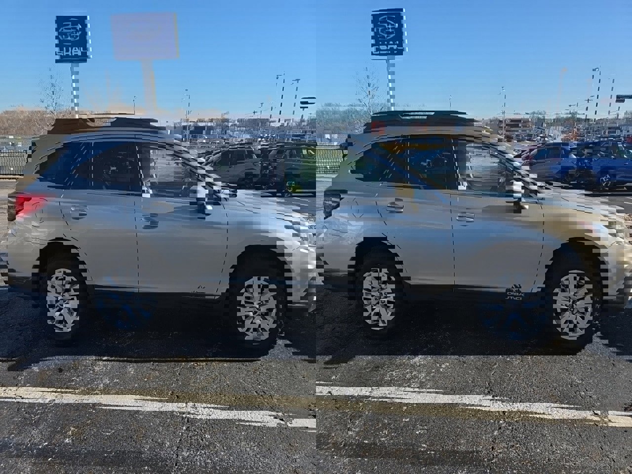 Used 2019 Subaru Outback 2.5i Premium image 12